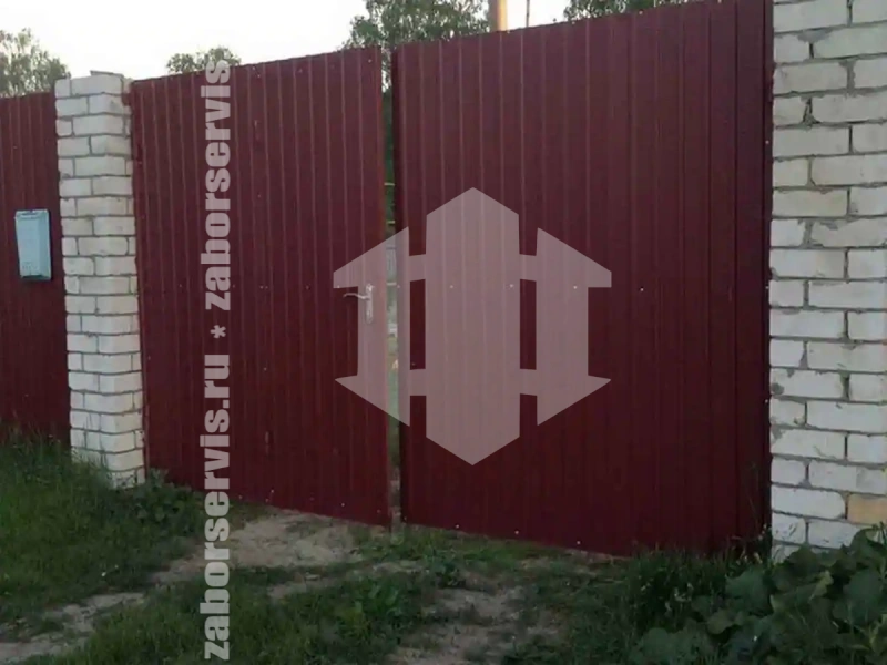 Забор из профнастила с воротам 57 метров