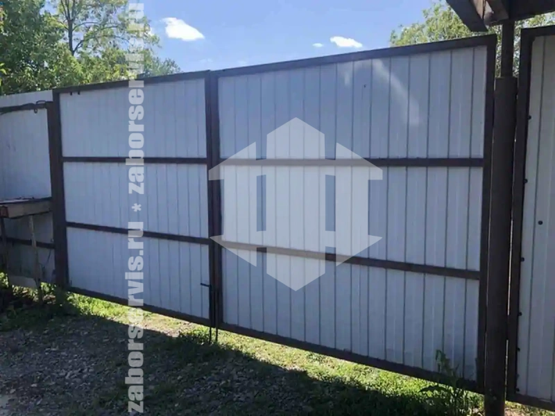 Забор из профнастила с воротам 40 метров