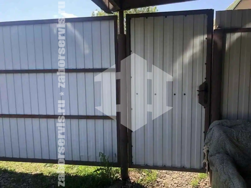 Забор из профнастила с воротам 40 метров