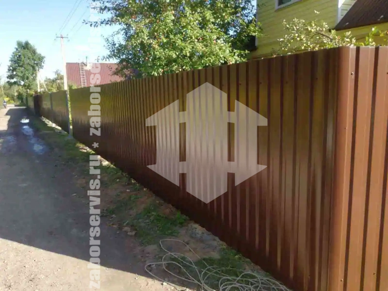 Забор из профнастила с воротам 85 метров