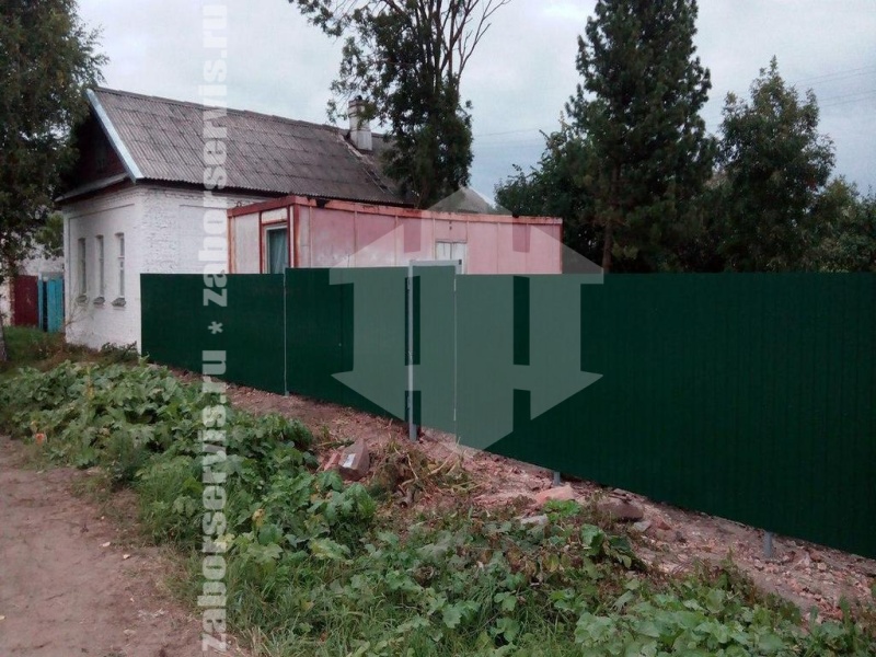 Забор из профнастила с бетонированием столбов 14 метров