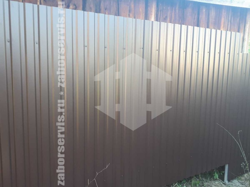 Забор из профнастила коричневый 32 метра