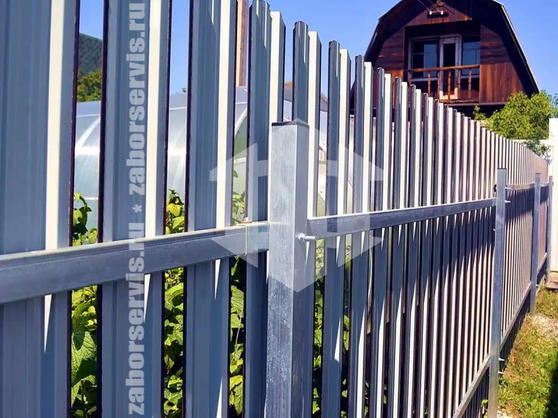 Забор из металлического штакетника оцинкованный 45 метров